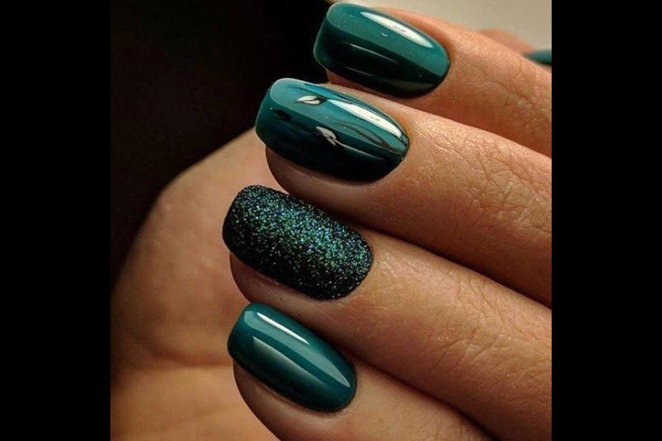 AKI's Perfect 10 Warringah Mall Brookvale Nails Manicure Bookwell