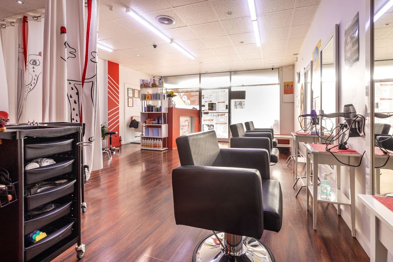 Dazzling Hair and Beauty image 4