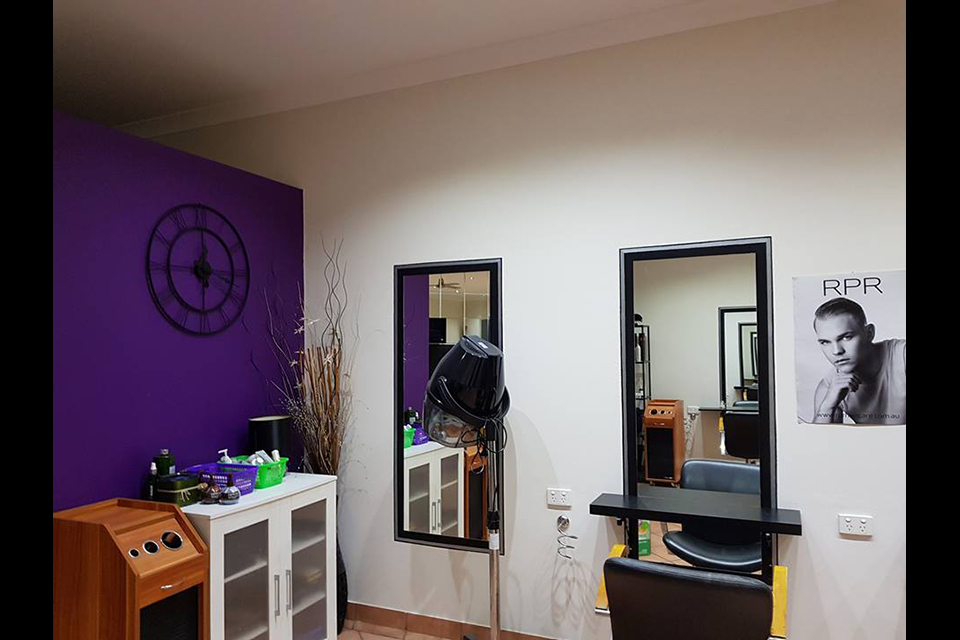 Jewels Beauty & Hair Oxenford Haircut and Hairdressing Hair