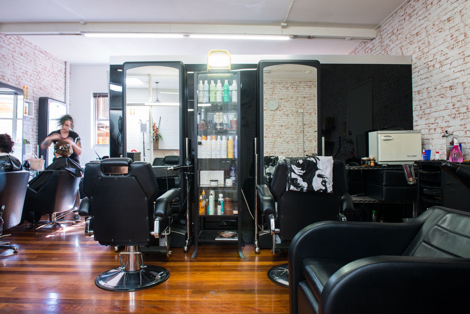Sergio's Salon image 2