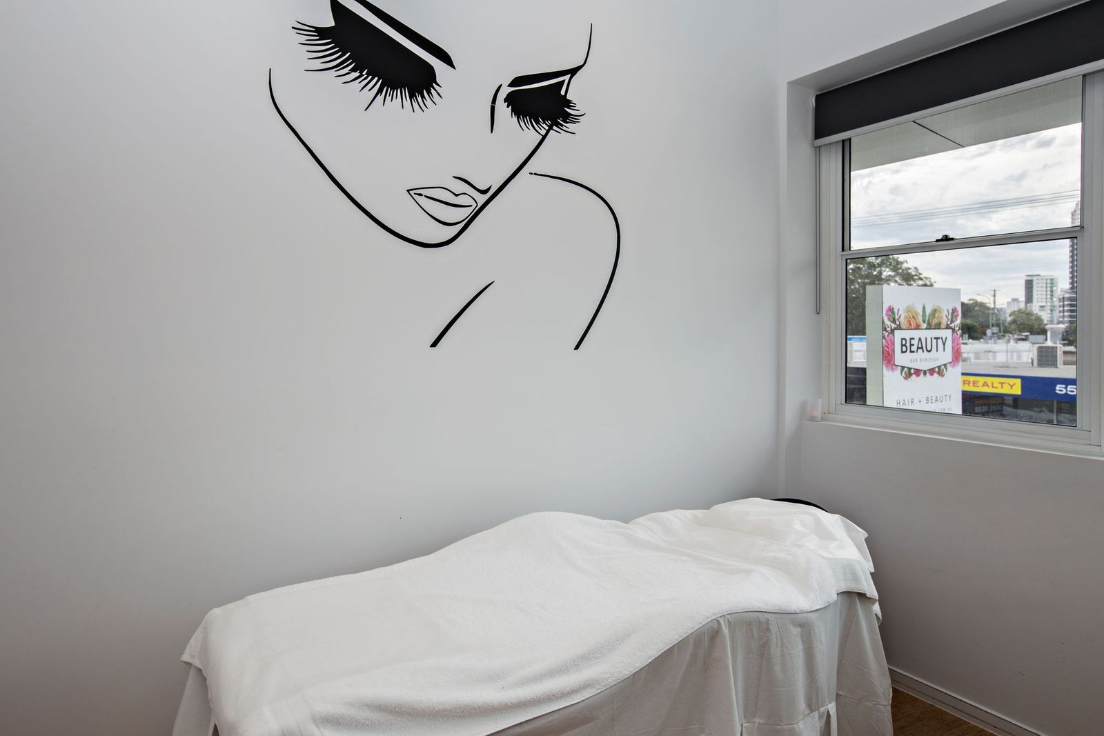 Beauty Bar Burleigh image 2