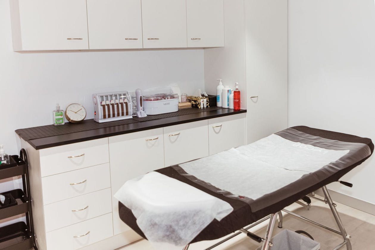 Rimi Beauty Threading and Waxing Studio image 4