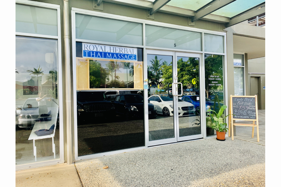 Royal Herbal Thai Massage image 12