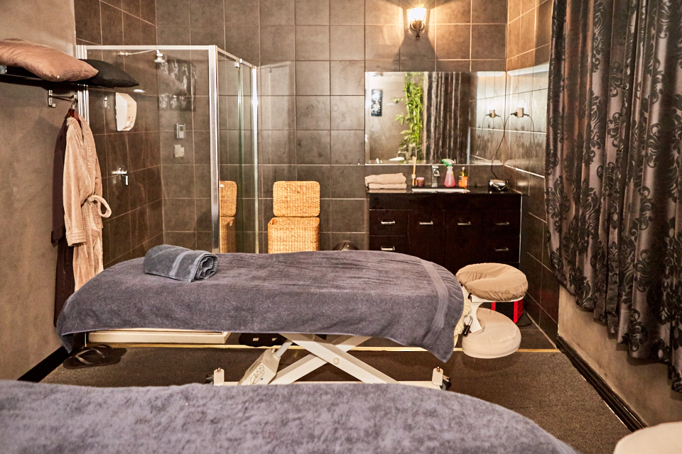 The Grand Massage - Hawthorn image 2