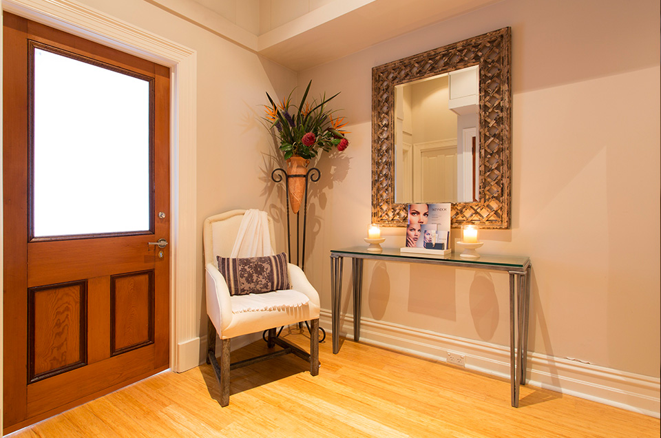 Hale O Nails and Beauty image 2