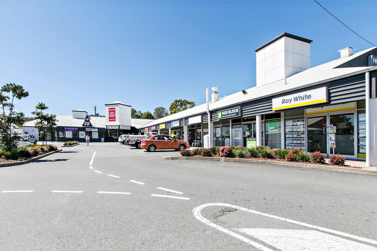 Salute Beauty image 18