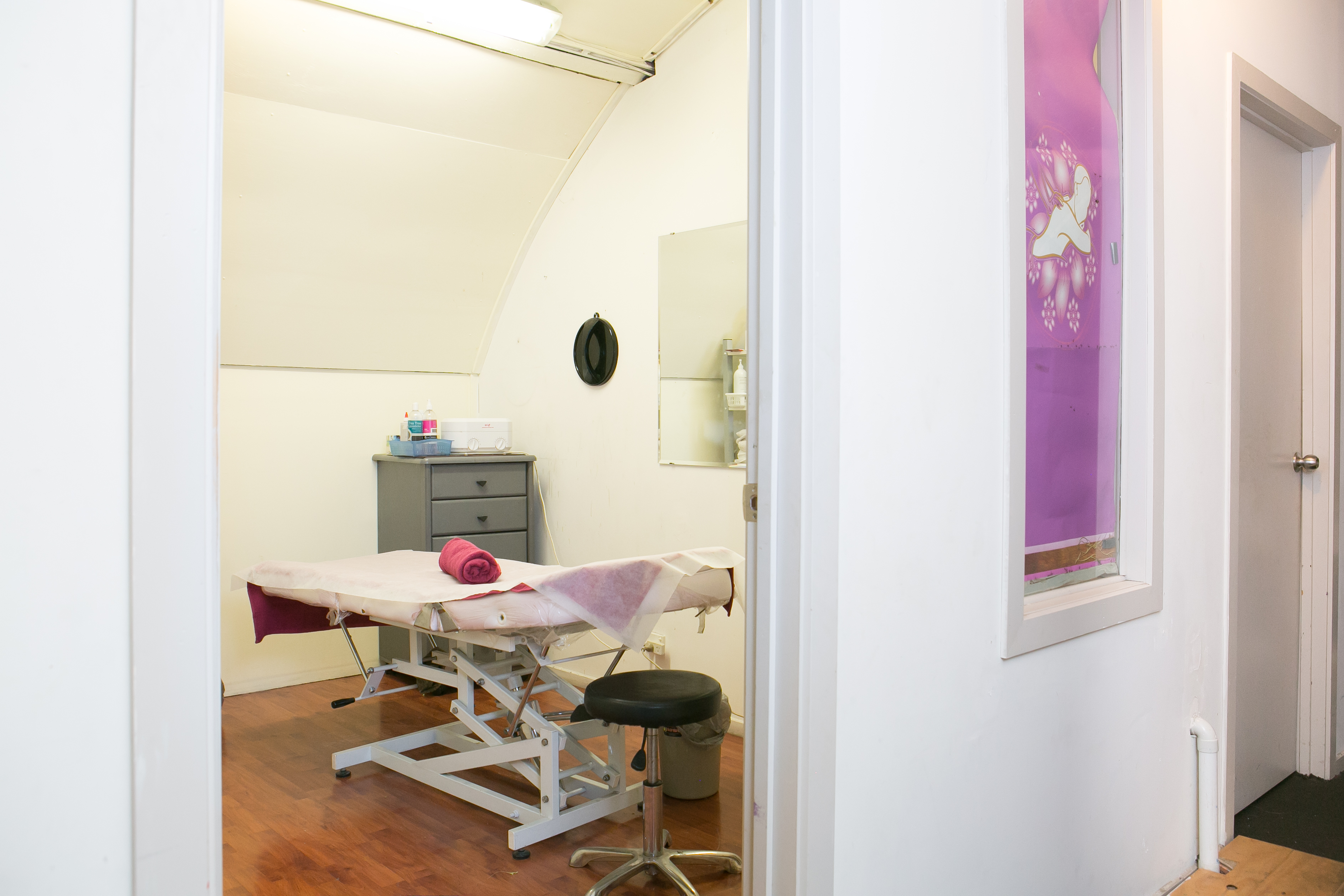 H.L.U Hair Nail and Beauty Salon image 4