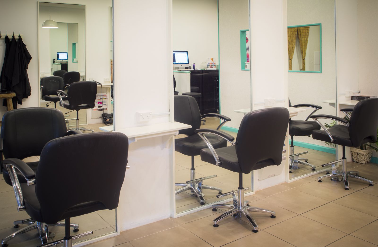 LHD Organic Hair image 2