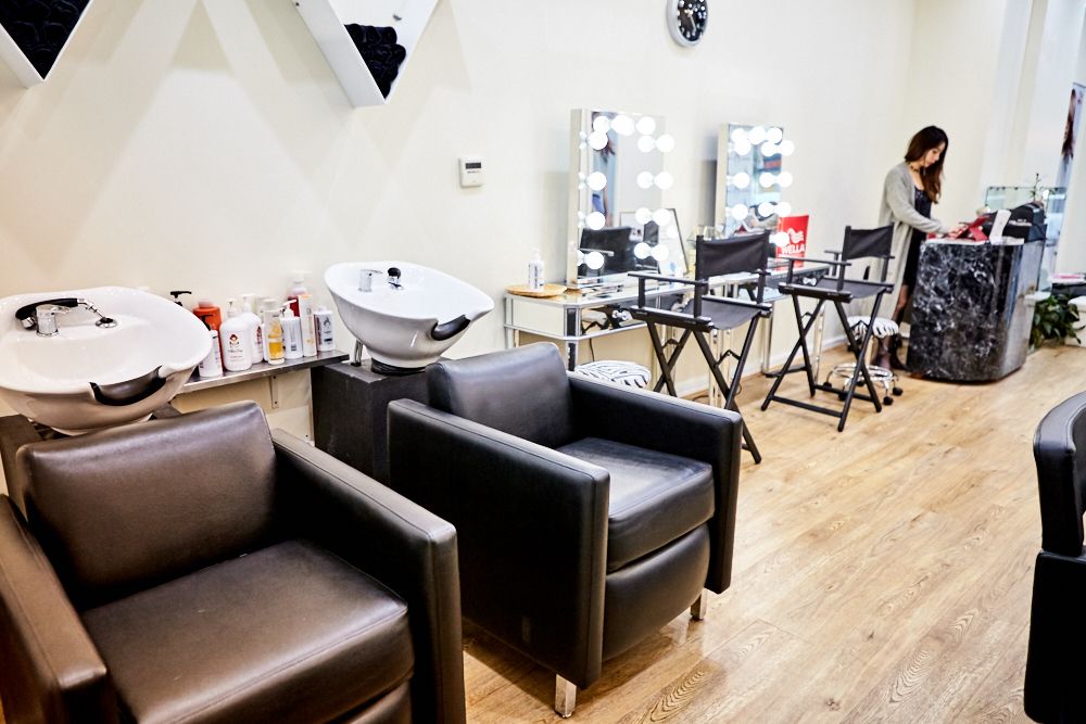 Madam Rouge Salon image 7