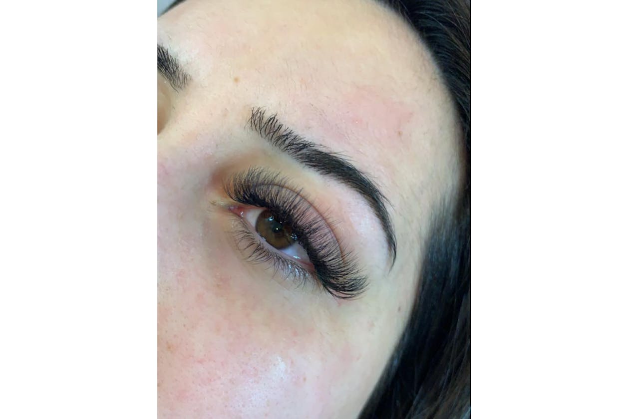 Queen Bee Beauty Studio image 13