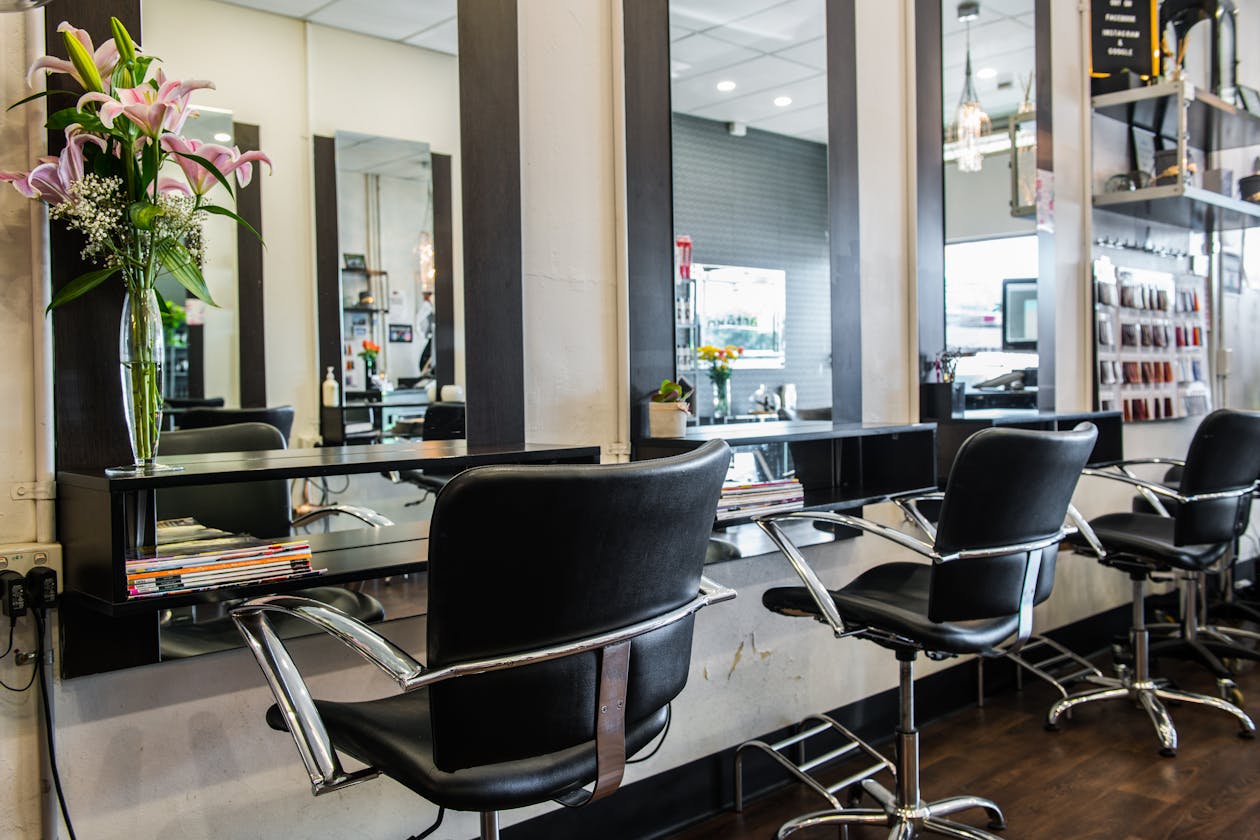 Invogue Hair Designers image 5