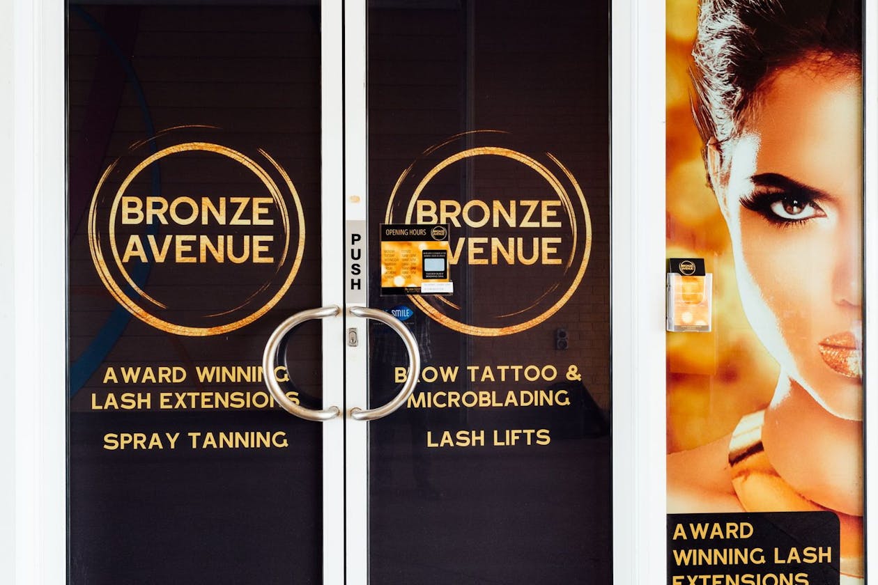 Bronze Avenue image 11