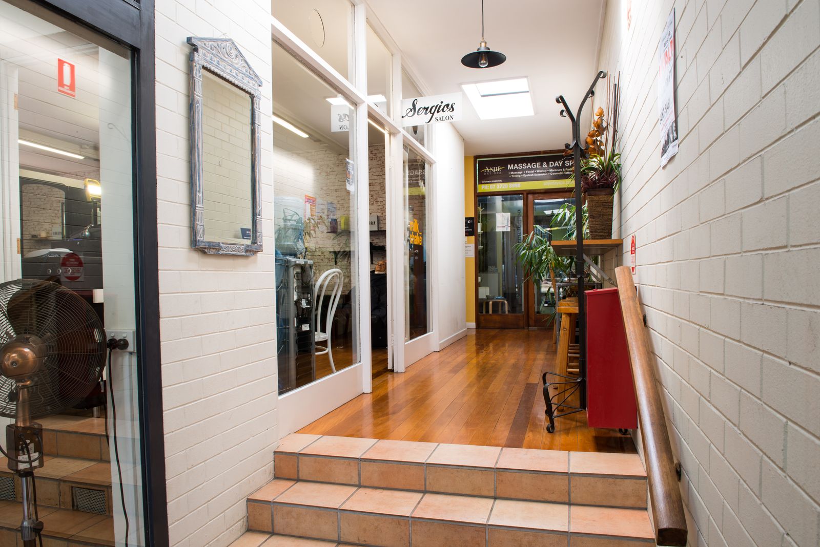 Sergio's Salon image 17