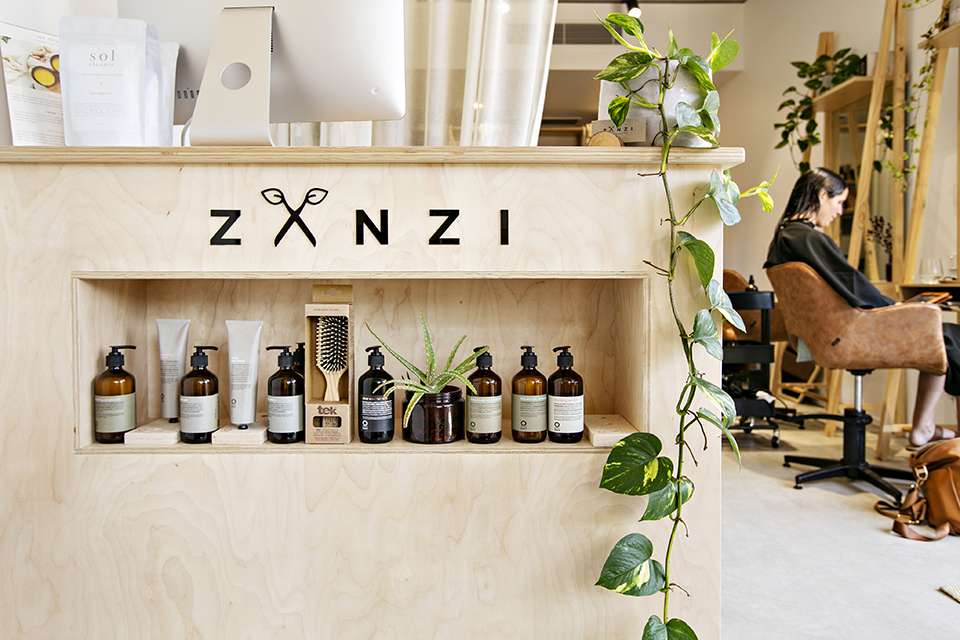 Zanzi Hairdressing image 11