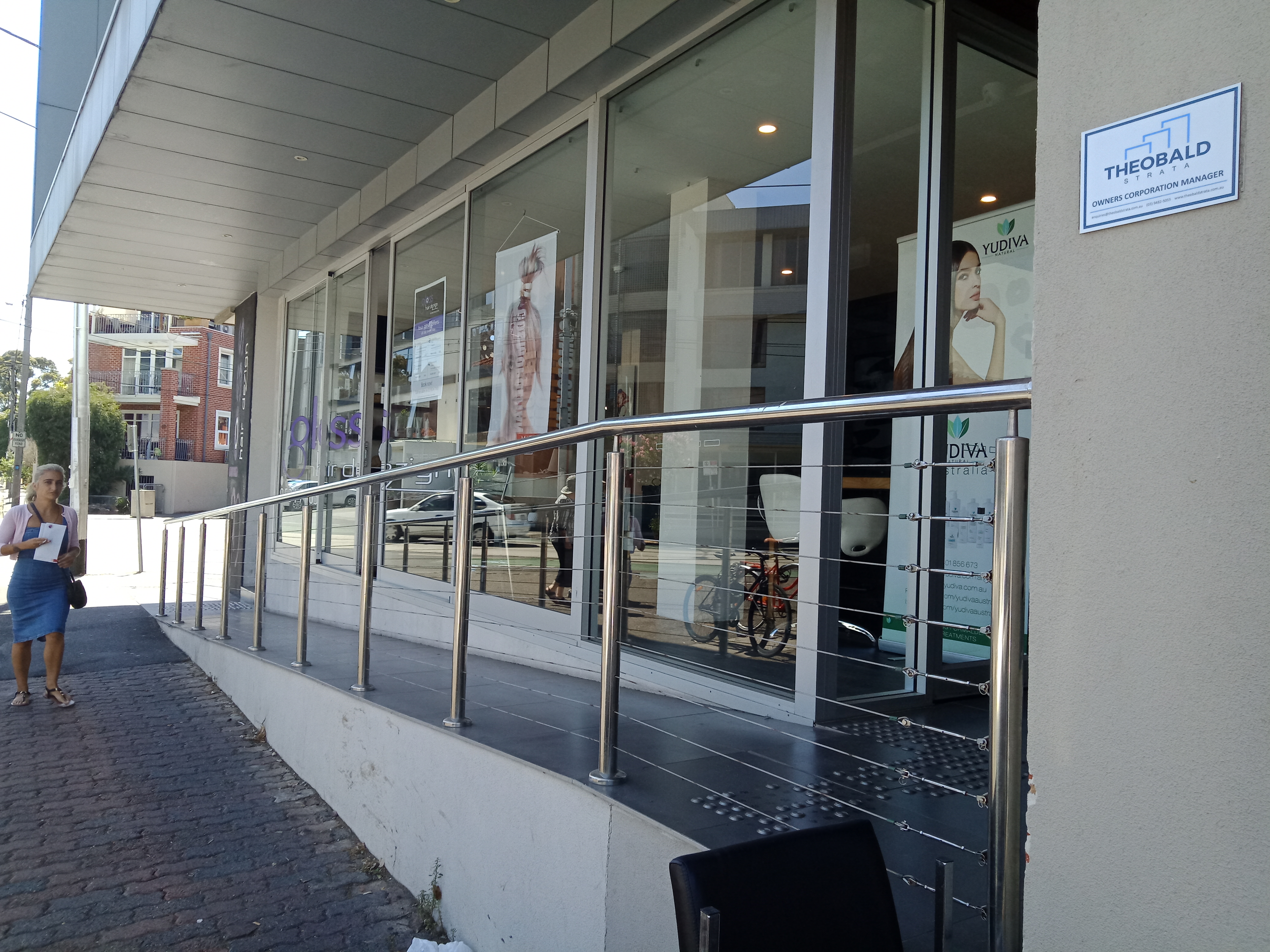 Gloss Hair Dezign image 2