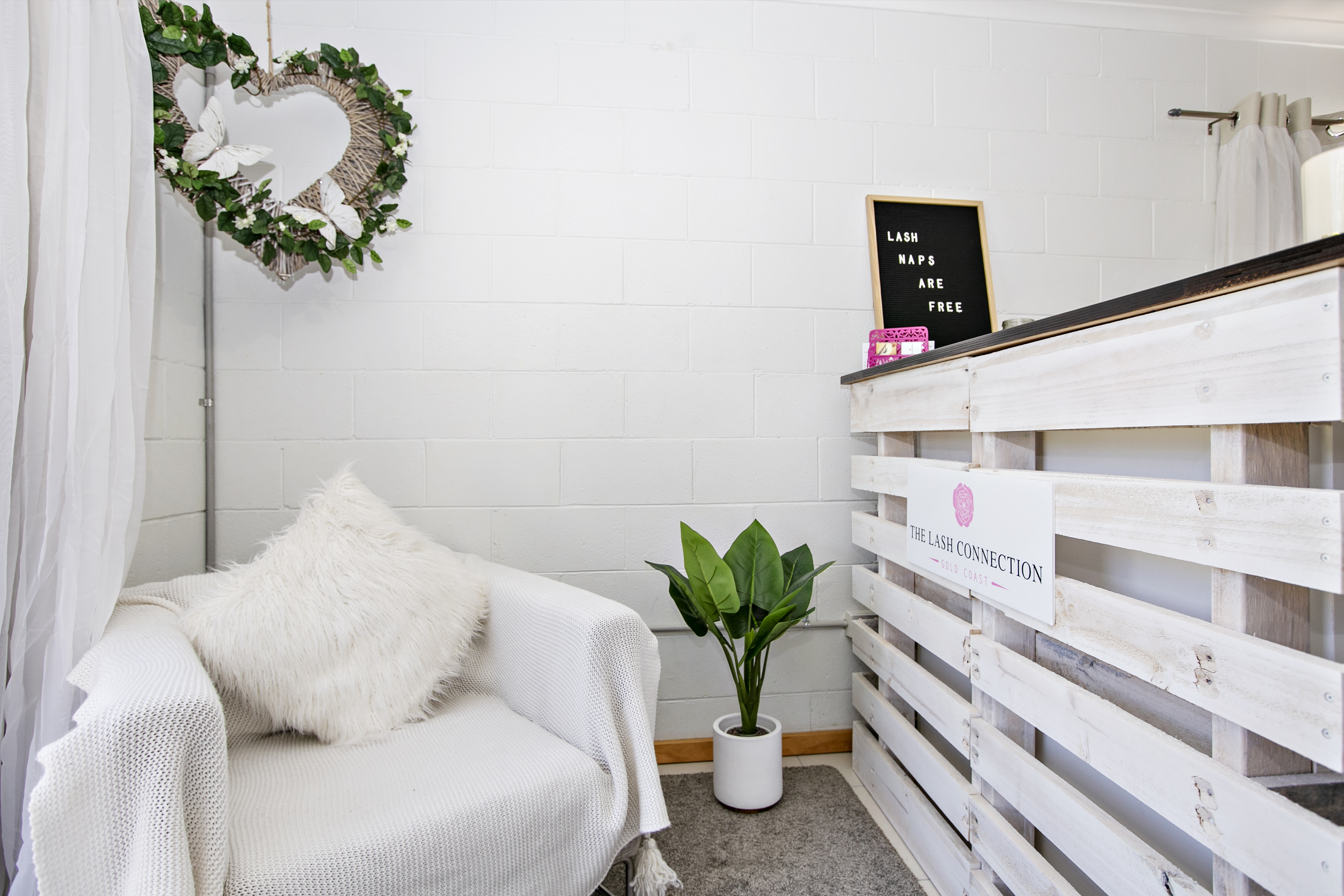 The Lash Connection image 4