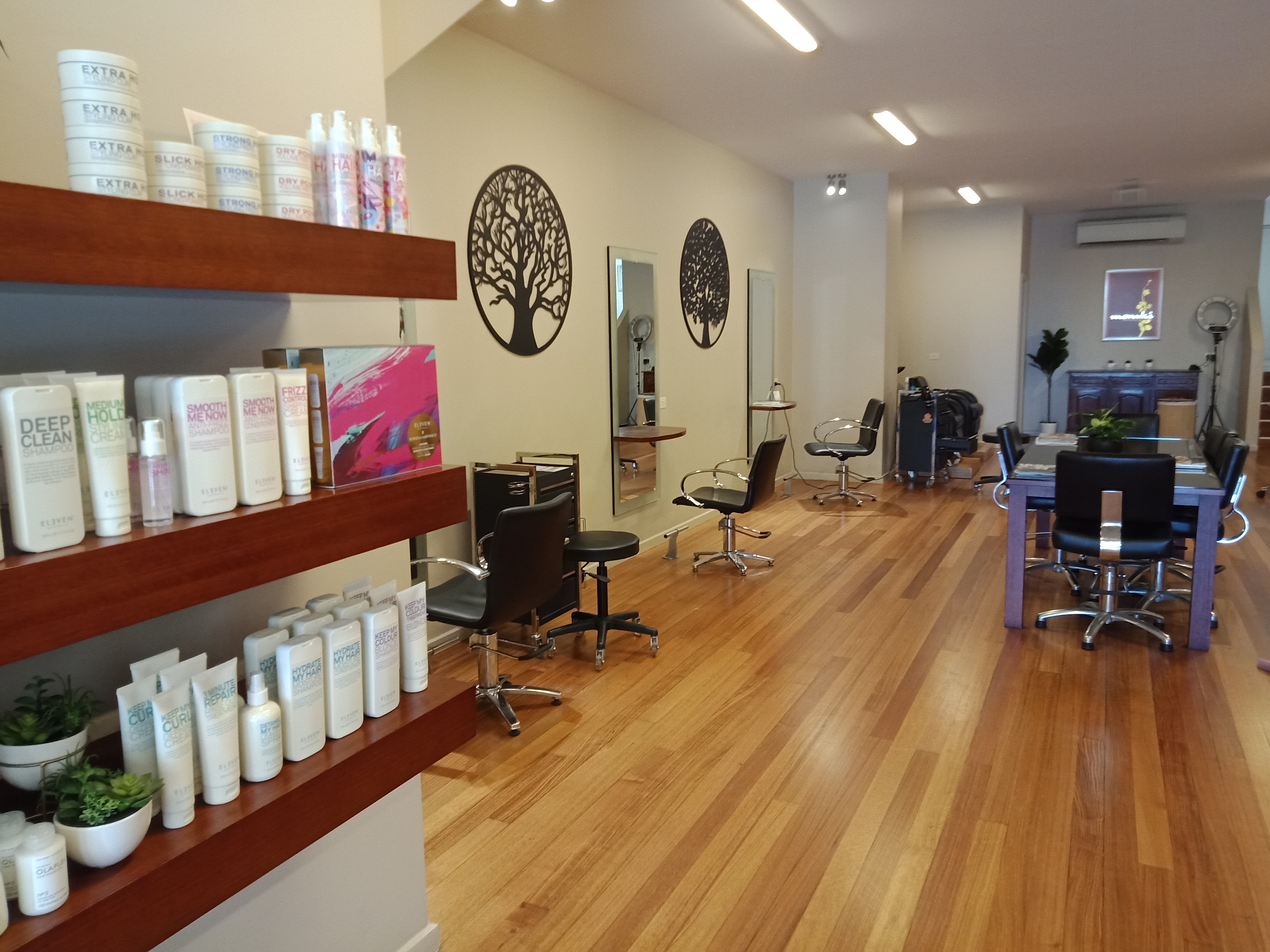 Menuki Hairdressing image 3