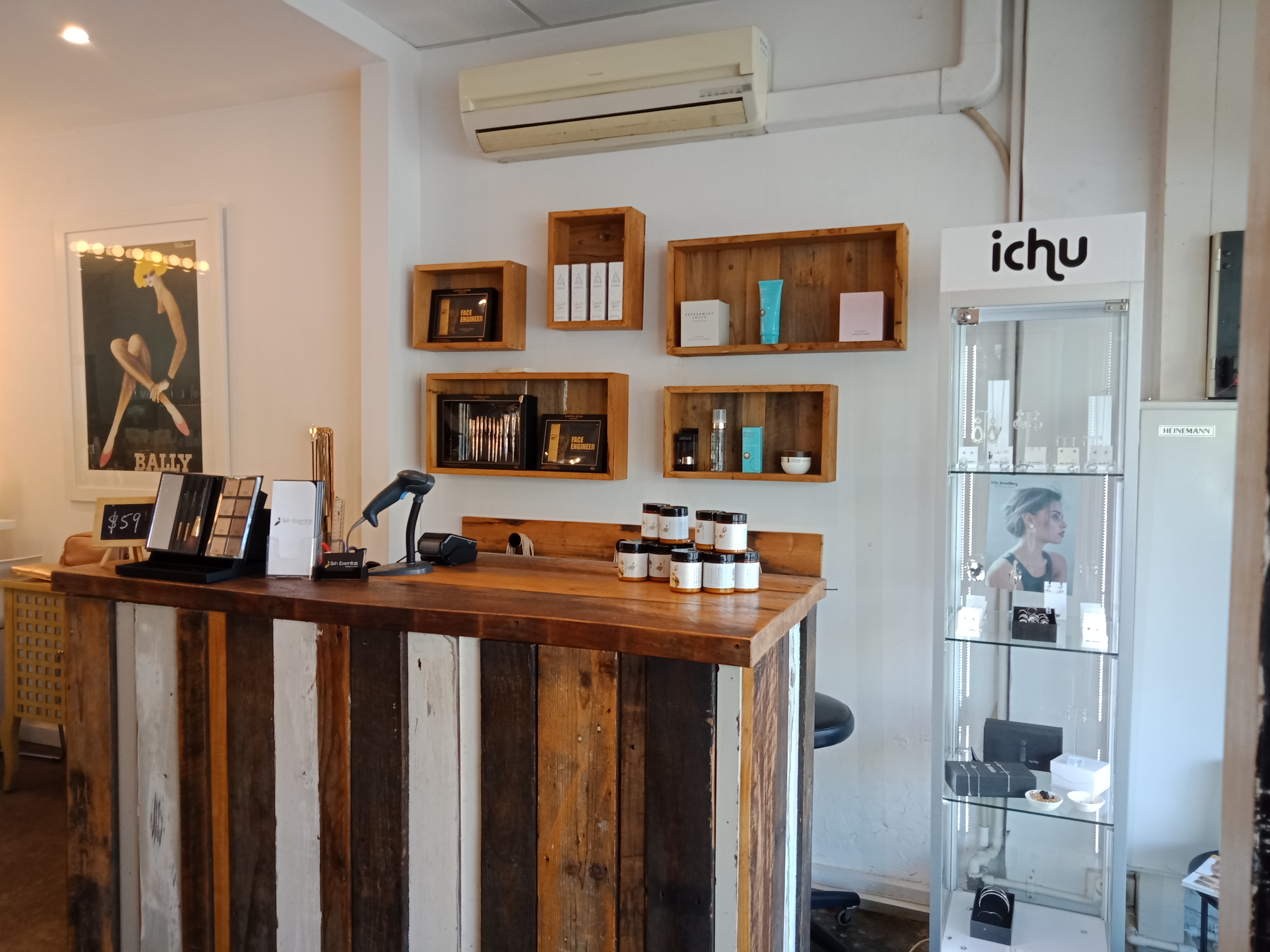 Meri Antic Hair image 2