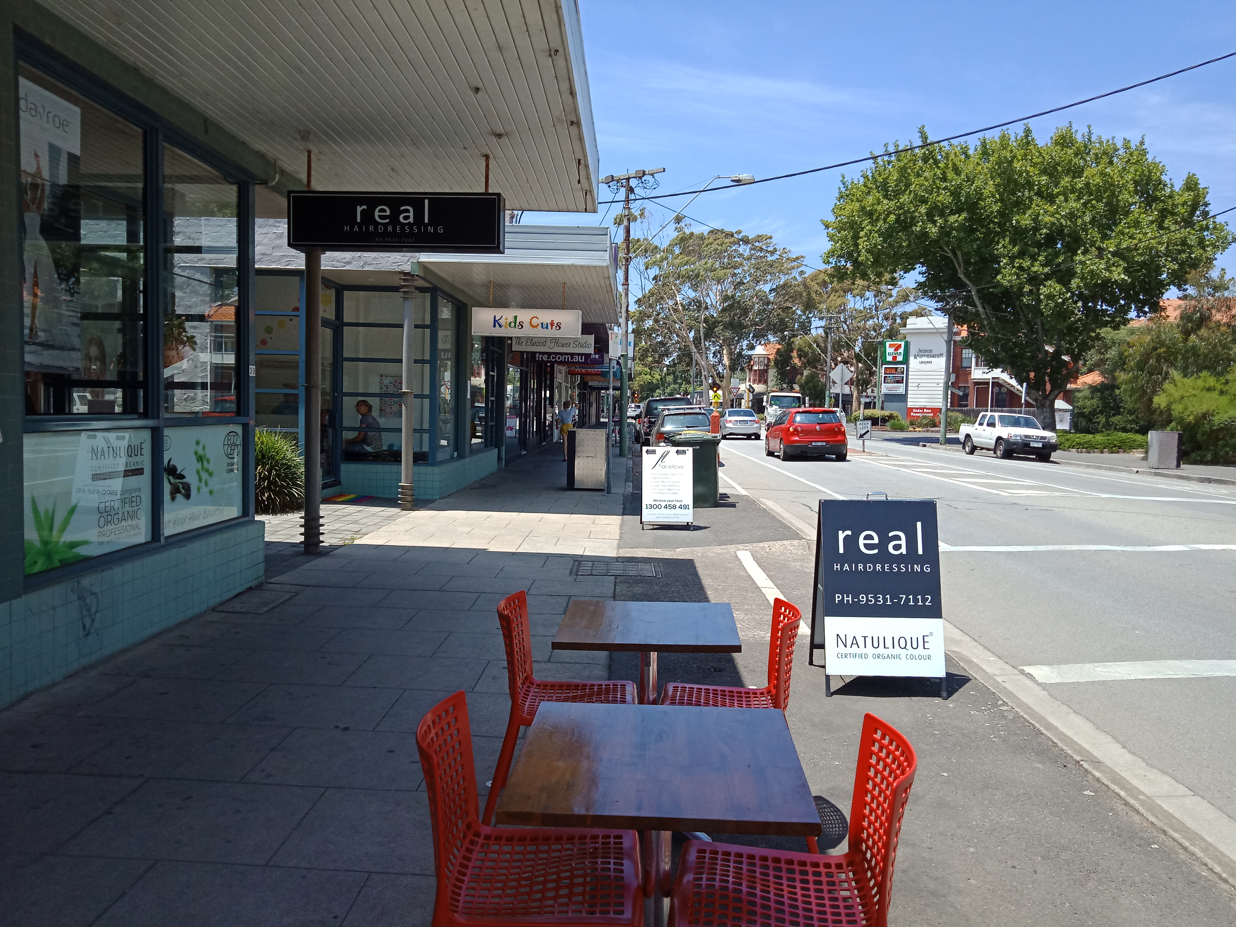 Real Hairdressing image 3