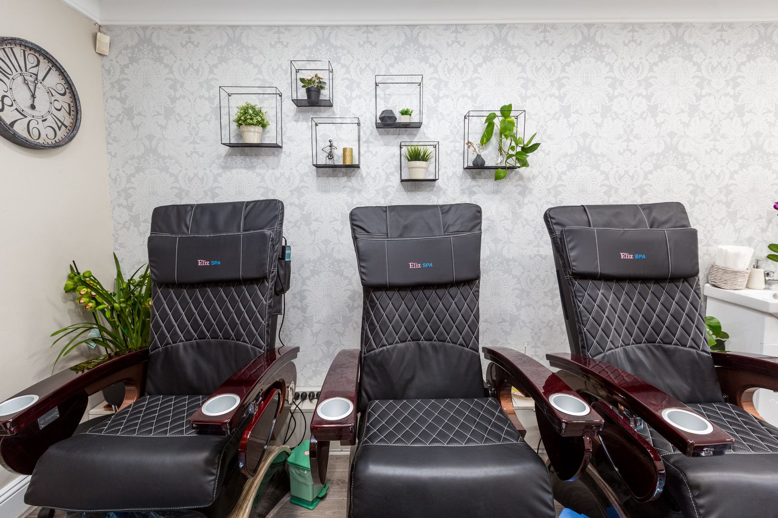 Island Sea Nails image 9