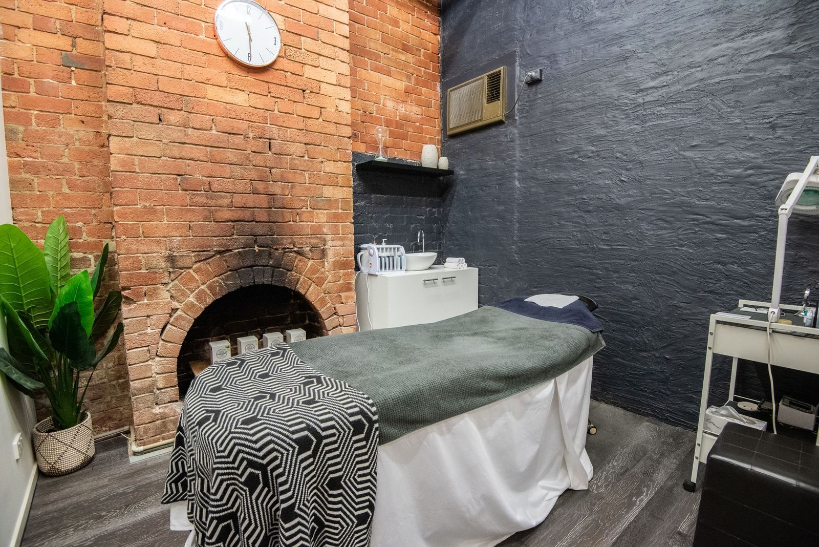 Butterfly Kiss Beauty image 3