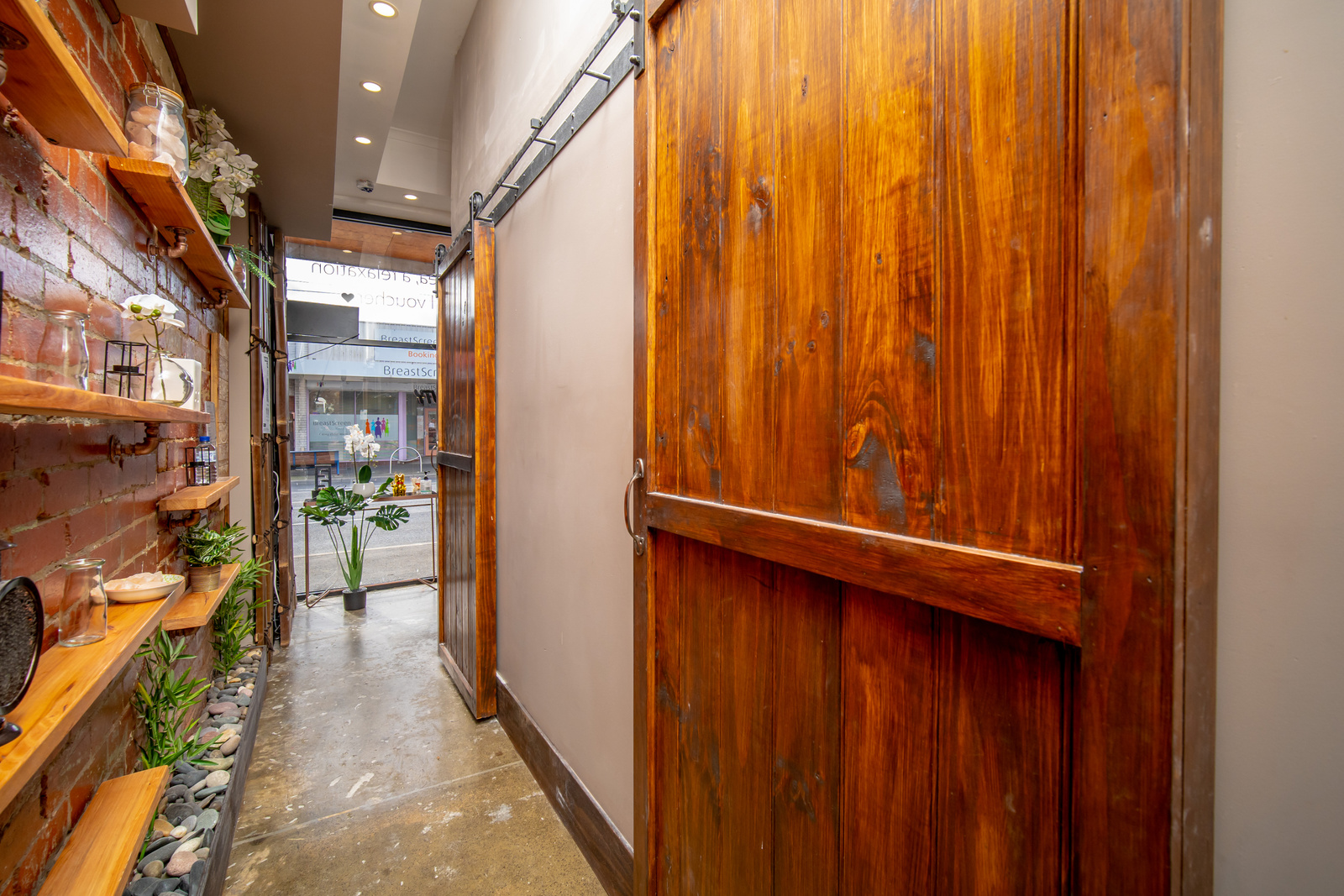 Refresh Massage&Beauty image 14