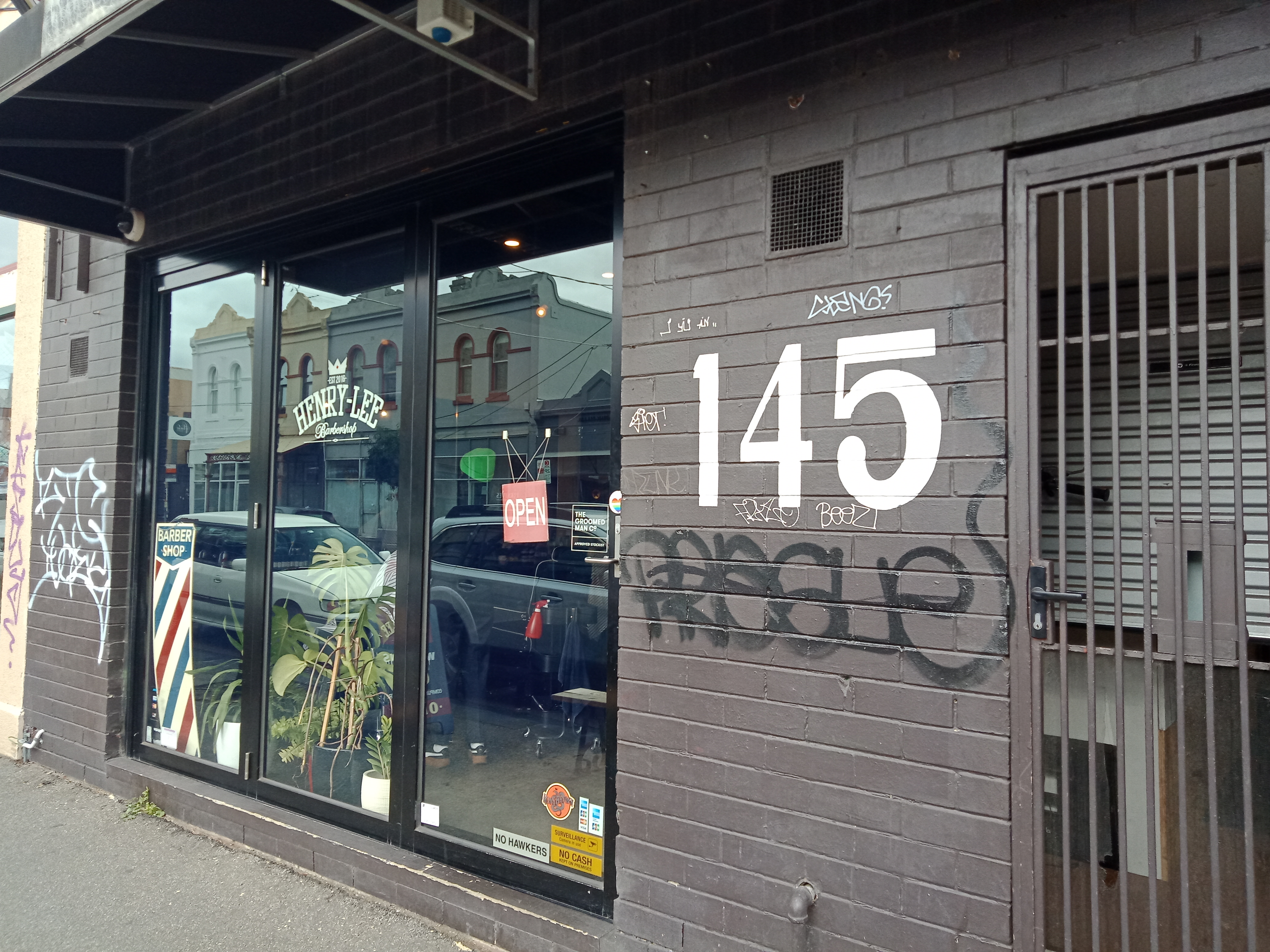 Henry Lee Barbershop image 3