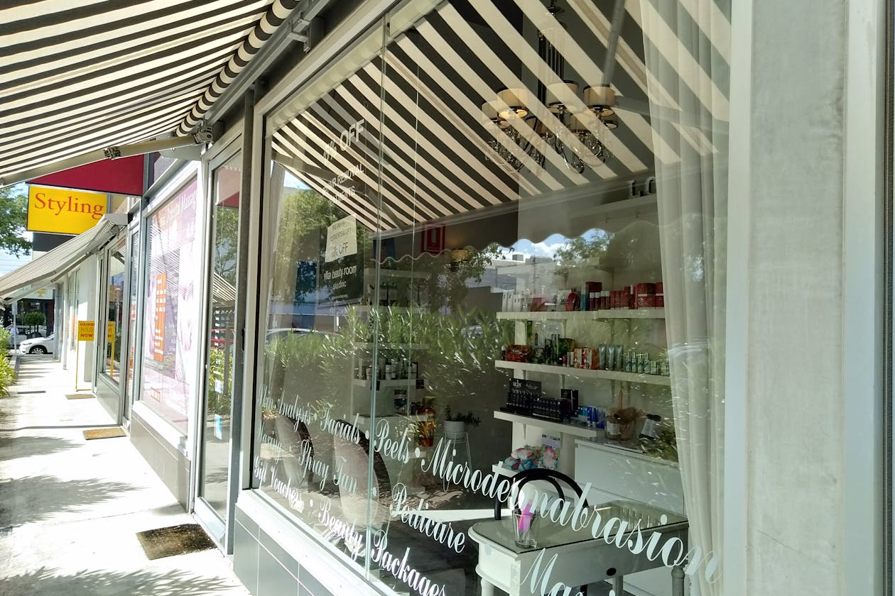 Ella Beauty Room image 3