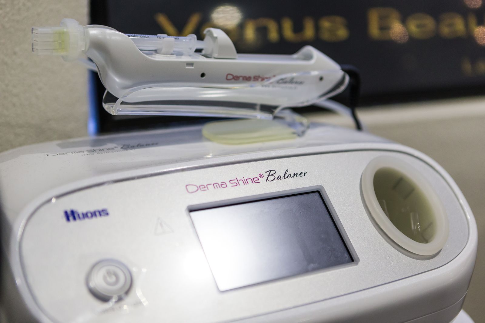 V&Co Beauty Clinic image 9