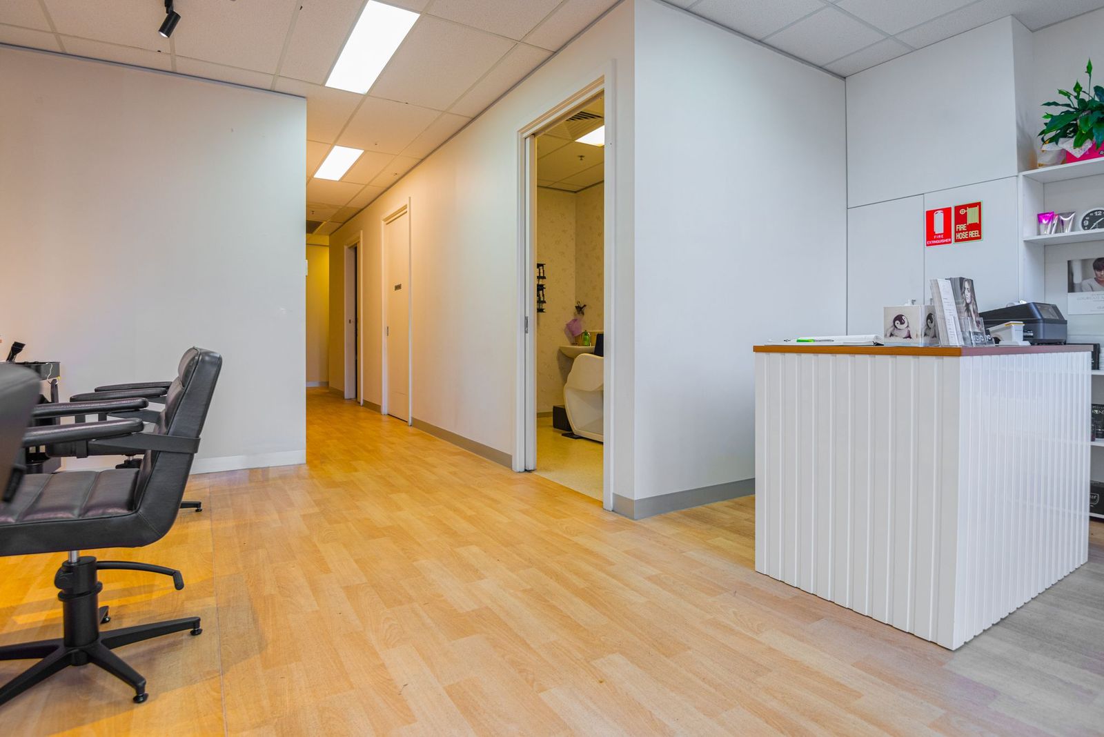 Araya Hair & Beauty image 2