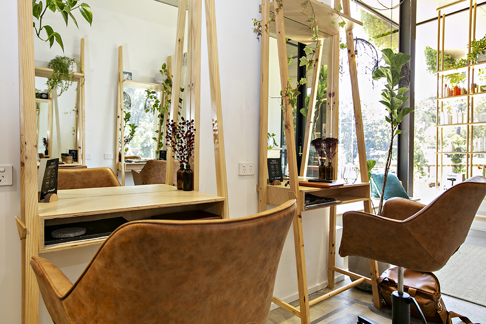 Zanzi Hairdressing image 6