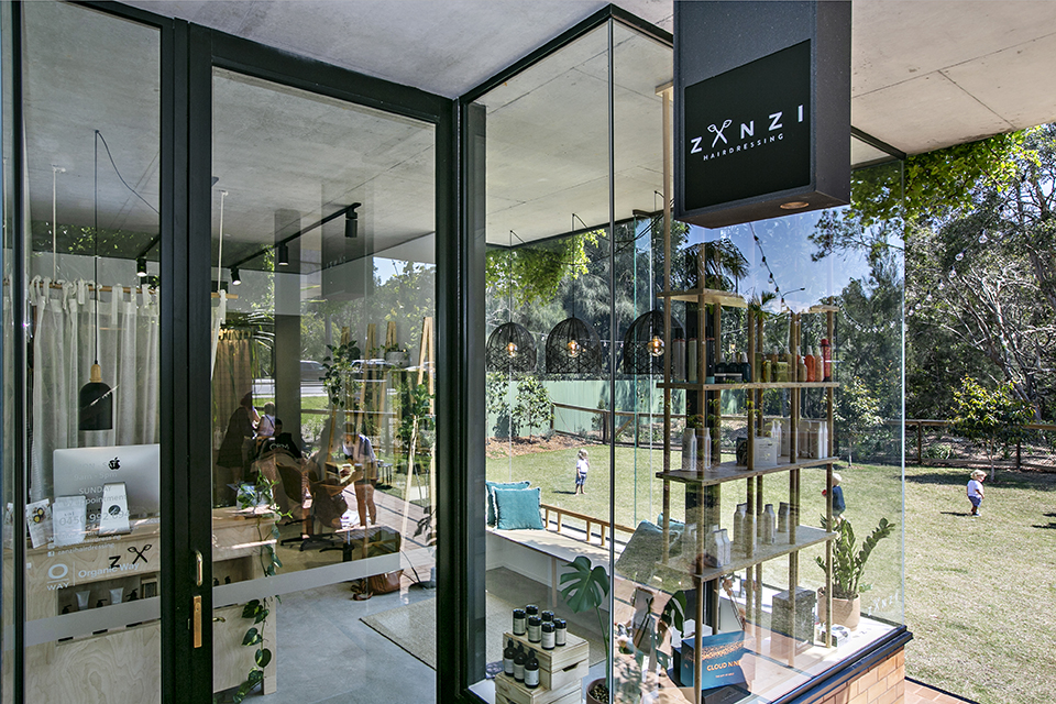 Zanzi Hairdressing image 16