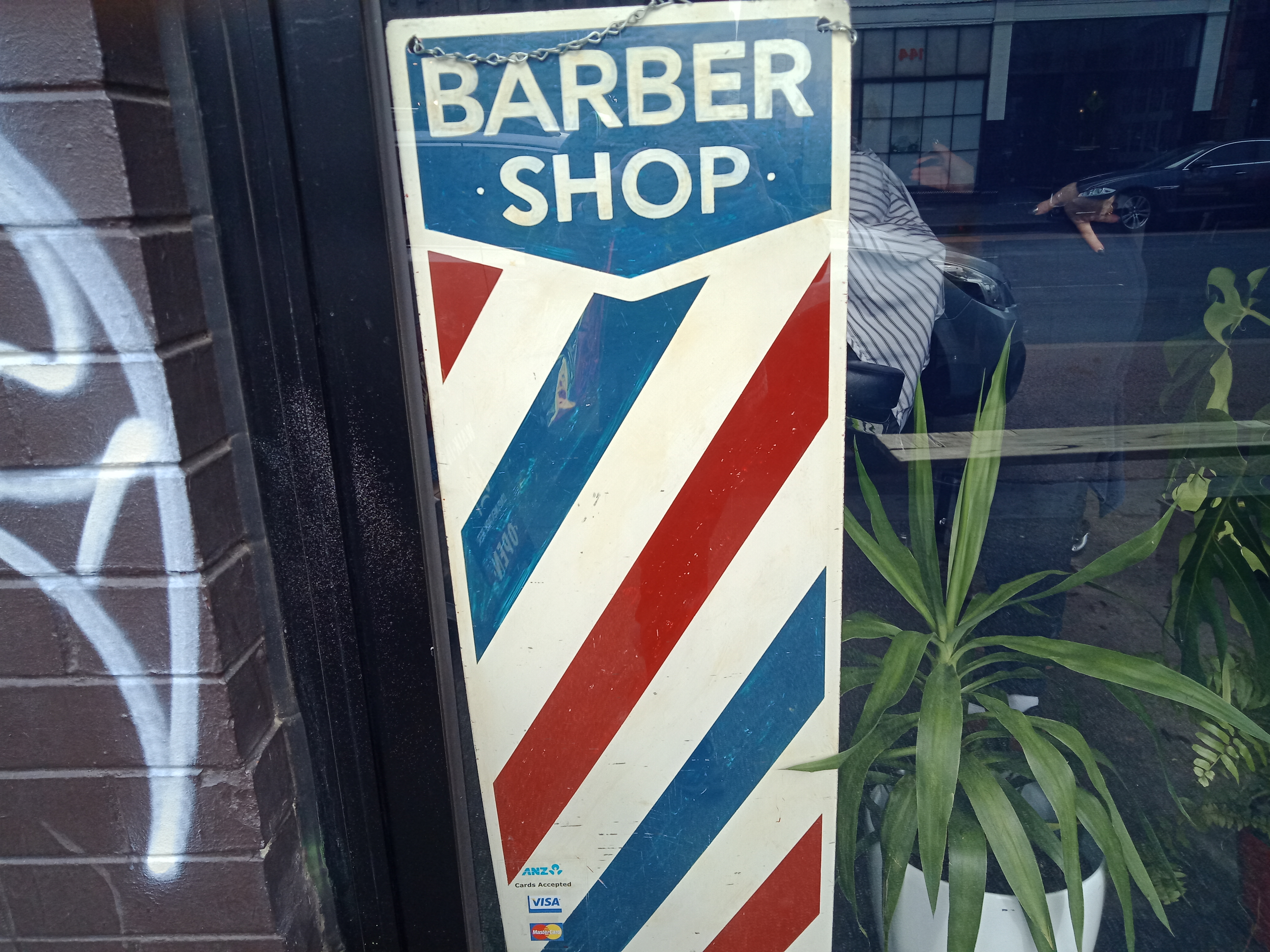 Henry Lee Barbershop image 6