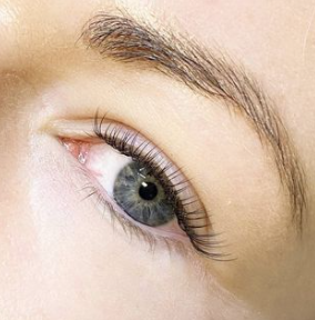 The Queen Total Beauty image 3