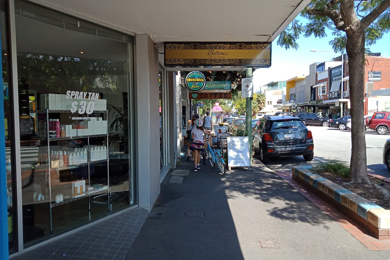 Bellini's Hair & Beauty image 2