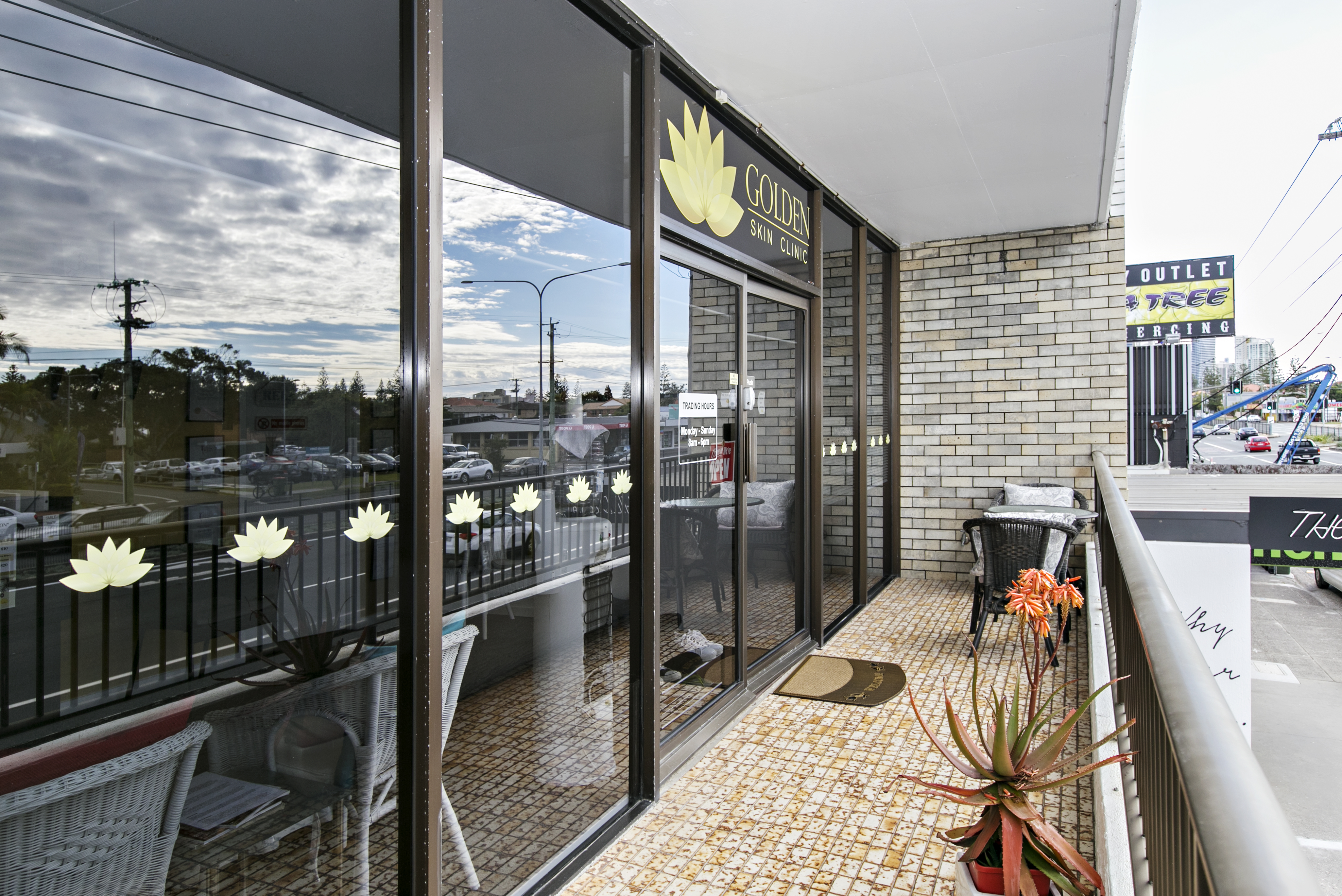 Glow Skin Treatment image 14