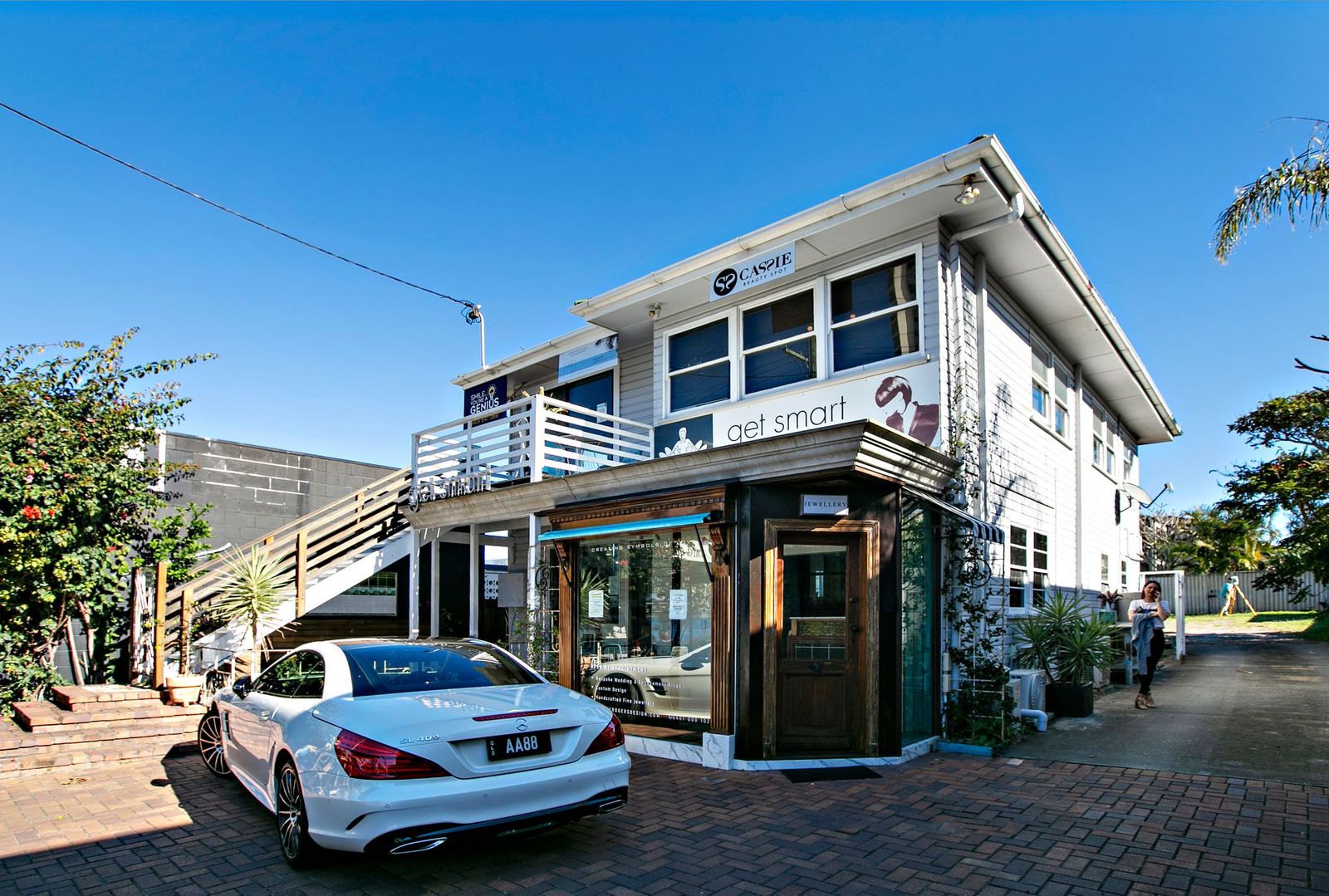 Cassie Beauty Spot image 15