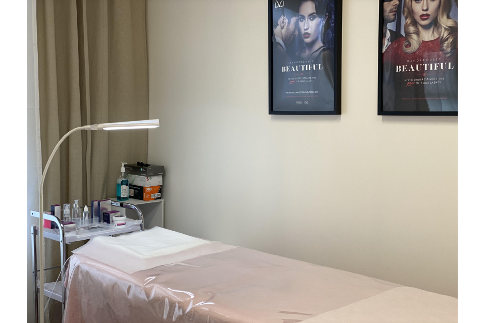 Only Lashes Beauty Bar image 13