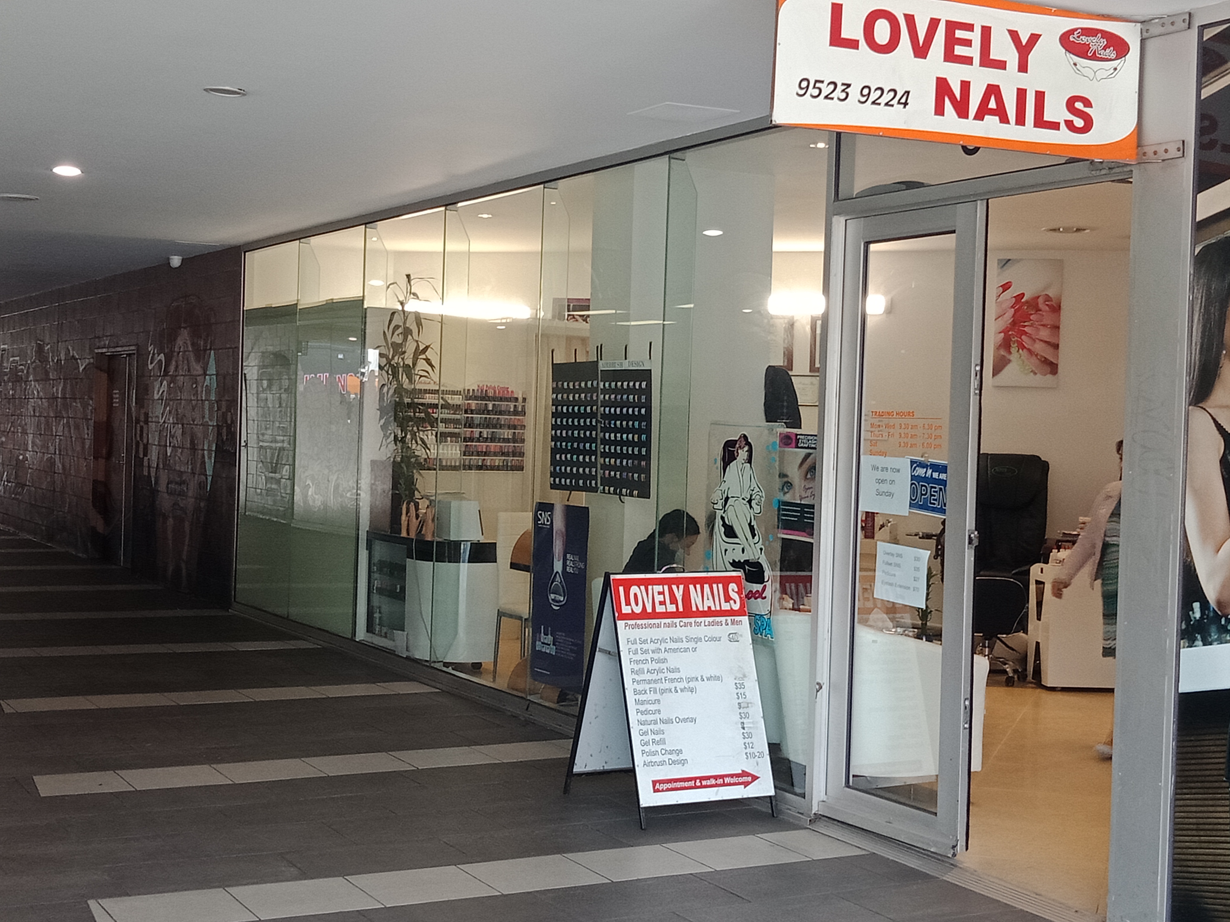 Lovely Nails image 3