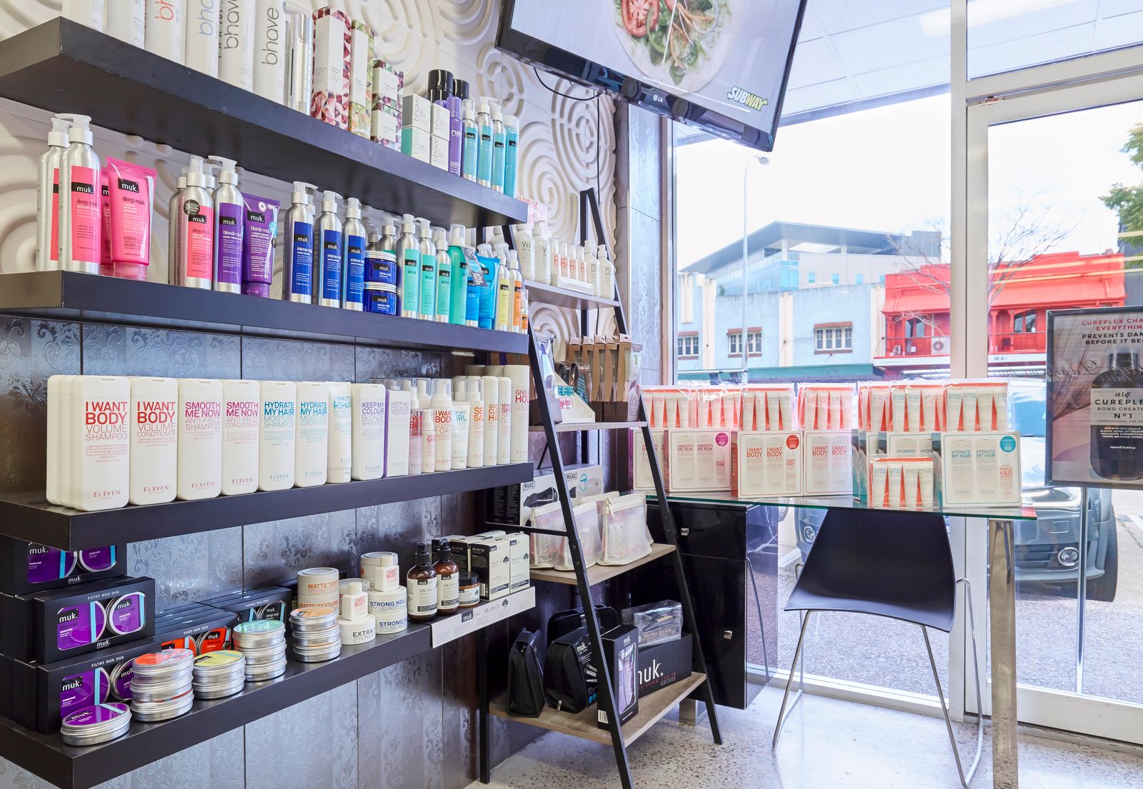 La Chrome Hair image 6