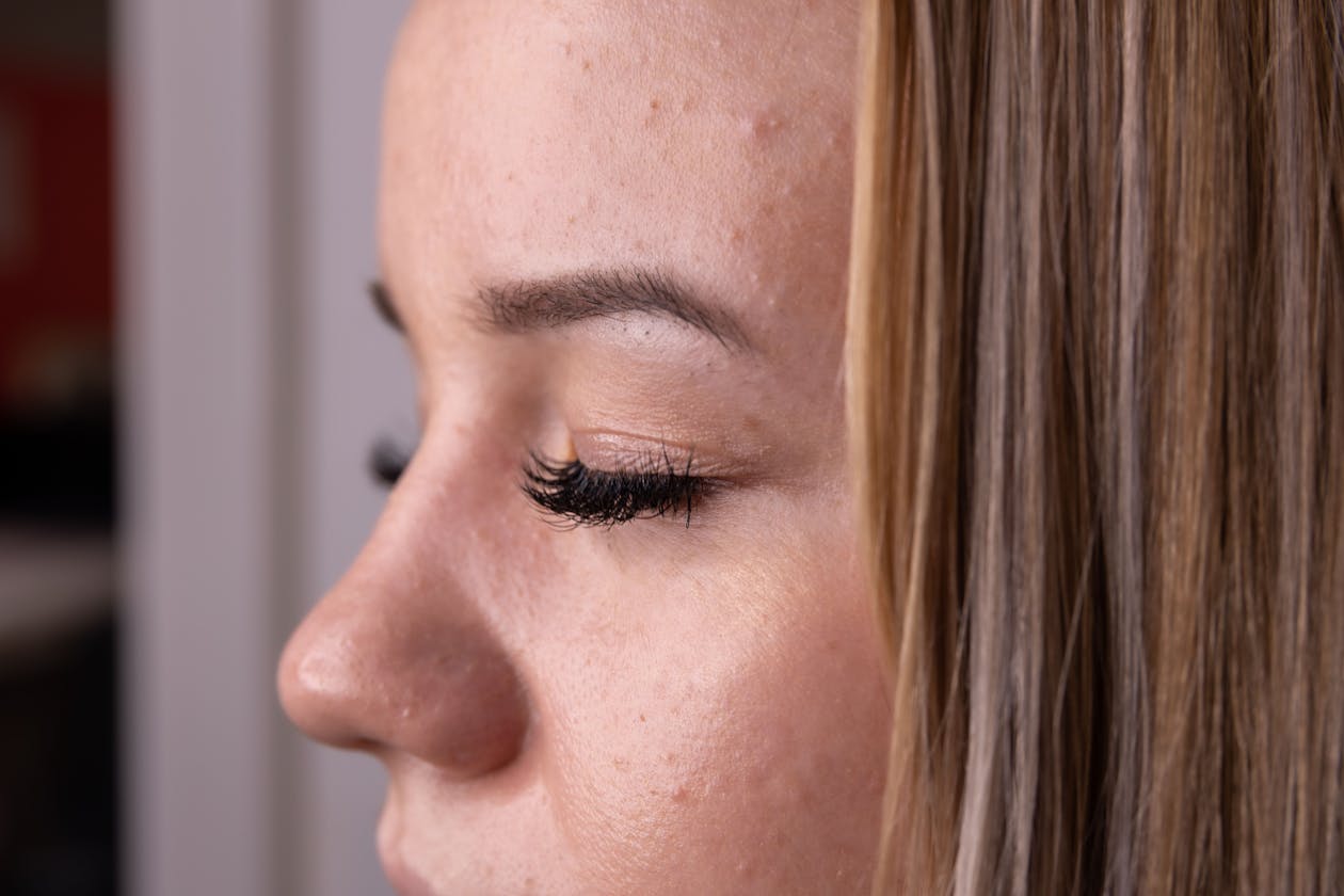 Dazzling Hair and Beauty image 7