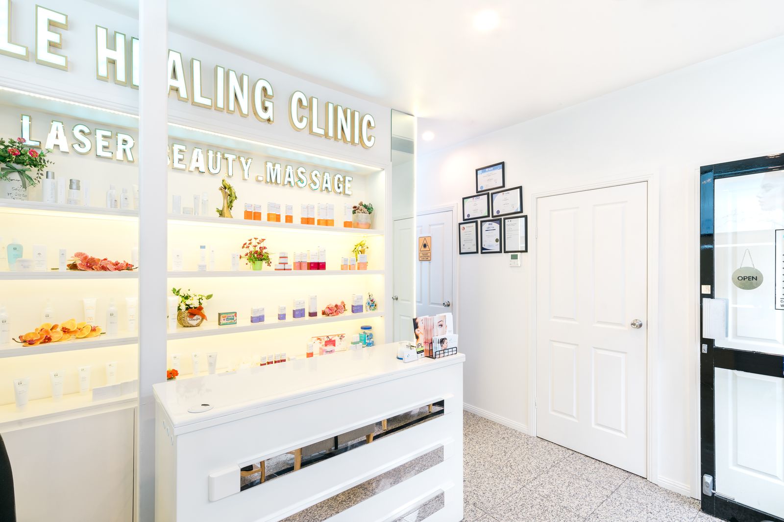 Le Healing Clinic image 4