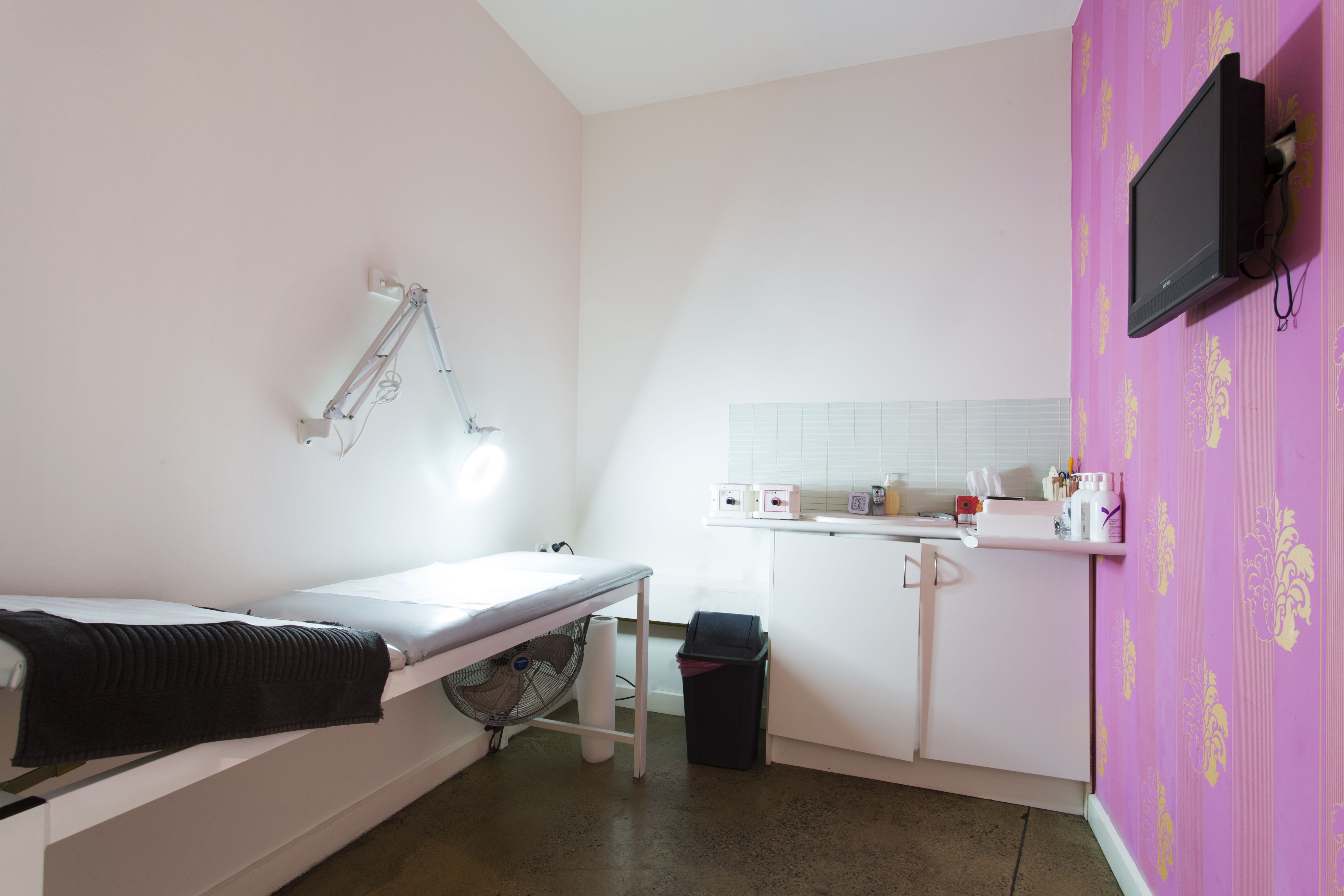 Vanish Waxing Bar image 2