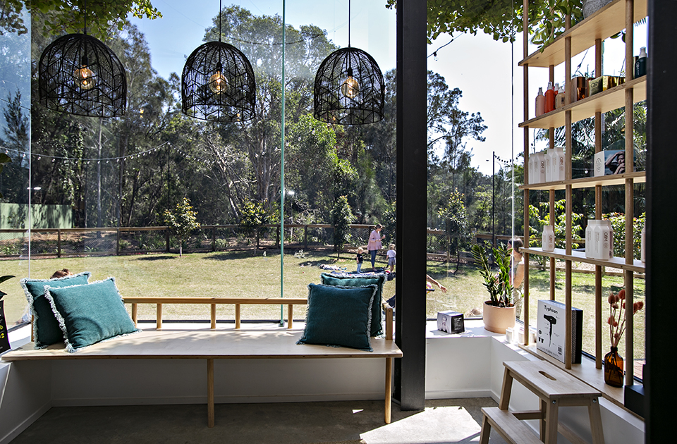 Zanzi Hairdressing image 12