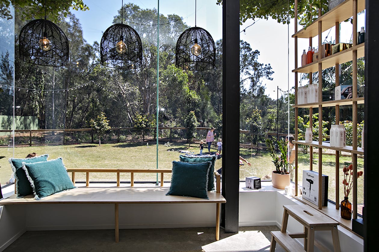 Zanzi Hairdressing image 12