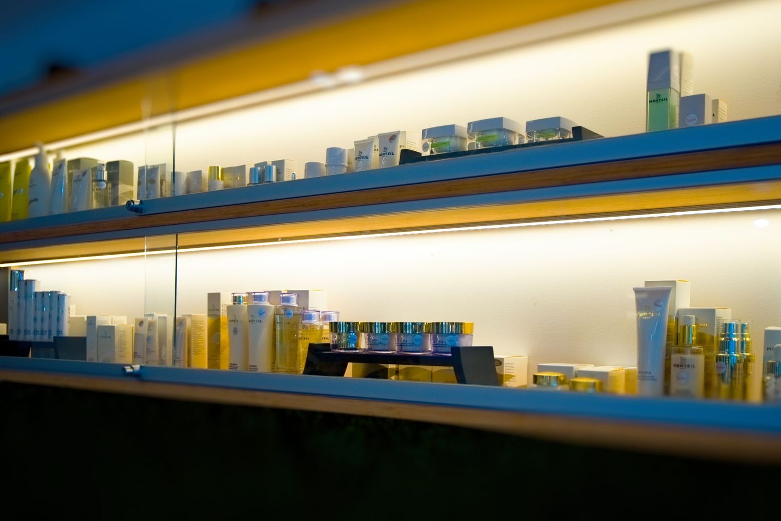 Accent Nail Bar image 20