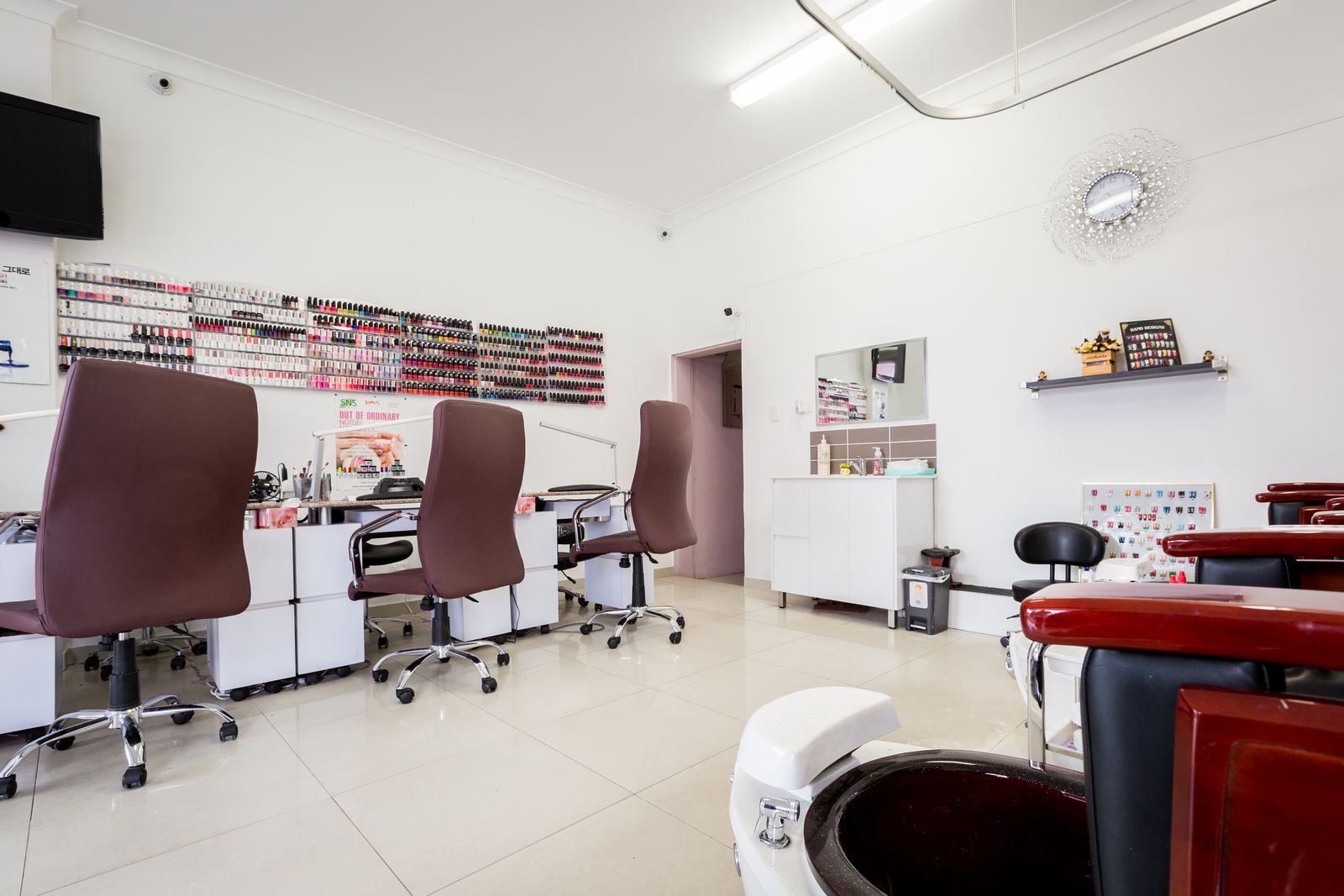 Ava's Nails & Beauty image 6