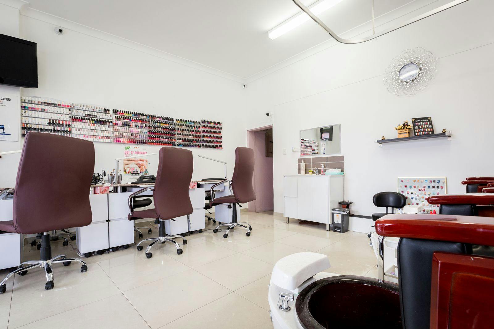 Ava's Nails & Beauty Punchbowl Nails Bookwell