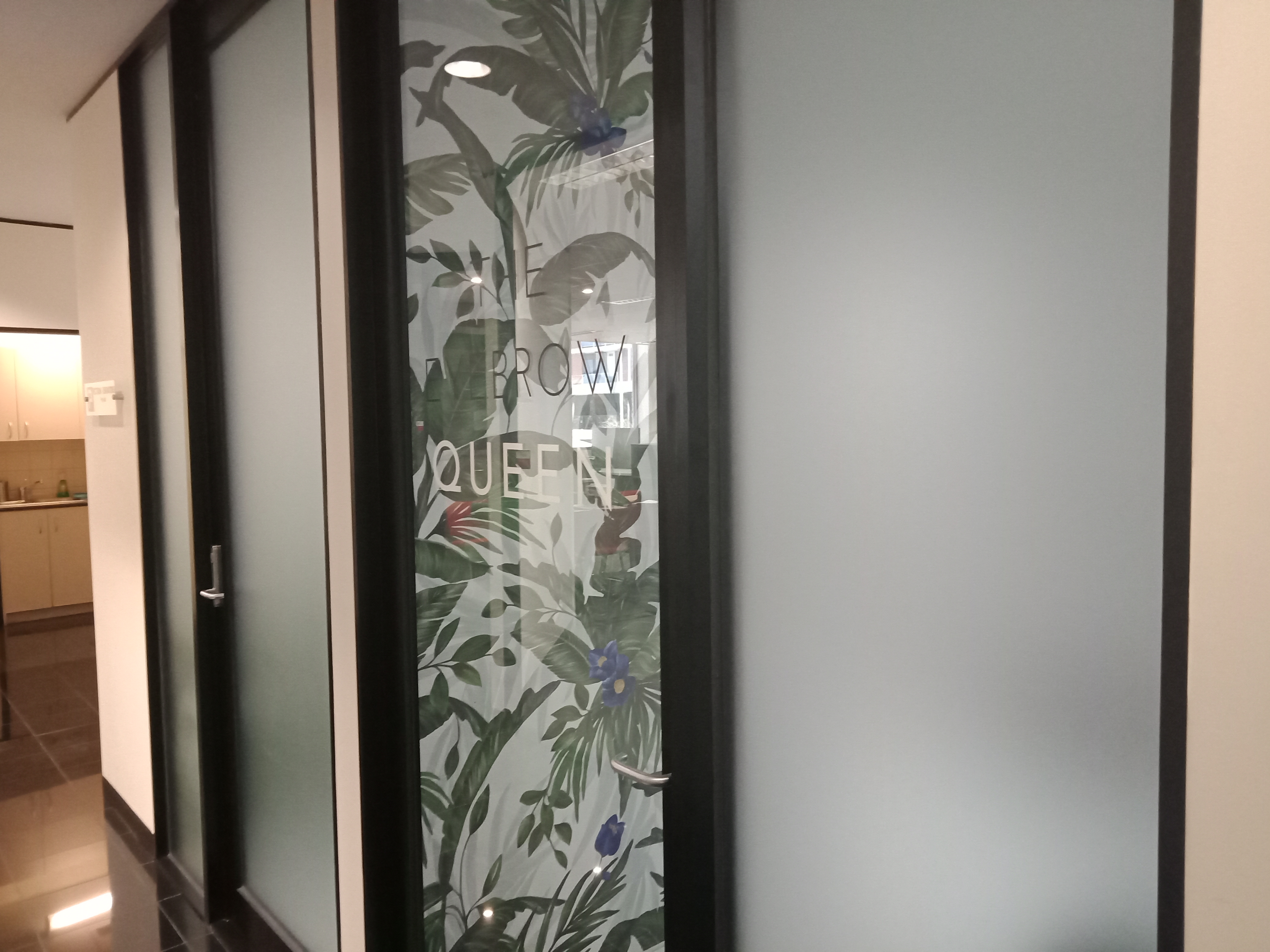 The Eyebrow Queen image 4