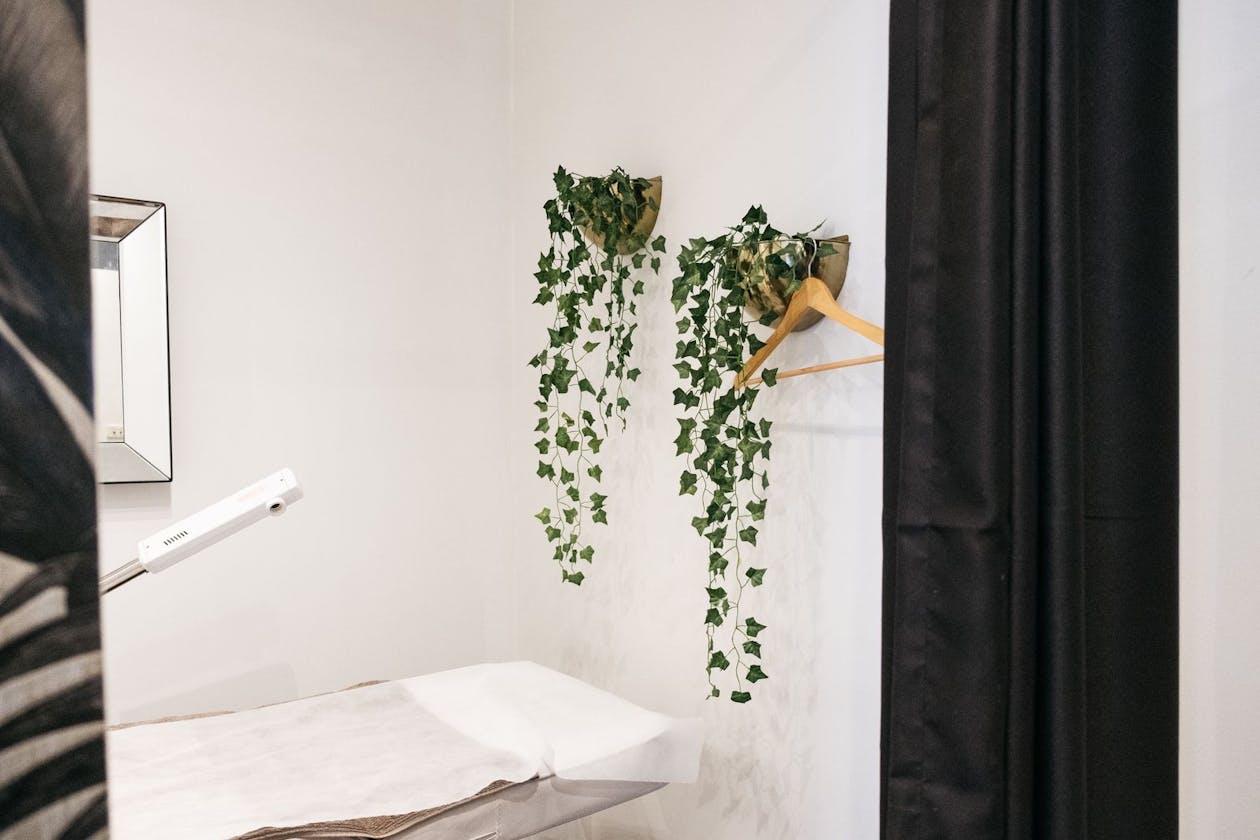 Zoma Beauty & Makeover Lounge image 6